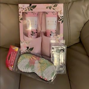 Self care bunch-Jade roller, sleep mask, feet care
